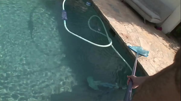 Camryn Kiss a slut with big breasts gets her pussy opened