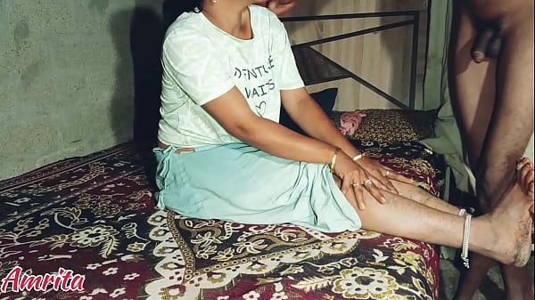 bhabhi ko raat me jor se choda in house Hindi audio. step sister ki chudai.