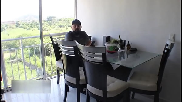 mi suegra zorra coquetea mientras estamos solos en casa y me pide que también la coja y le de leche a ella, asi como lo hago con su hijastra – PORNO EN ESPAÑOL