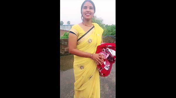 Hot Sexy Desi Bhabhi Ko Devar Ne Chhat Par Jamakar Choda