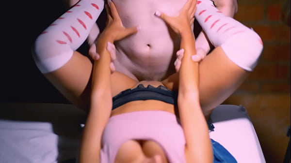 La mejor amiga de la novia se folla al novio en la habitación de un hotel mientras la novia está en una cena de trabajo.