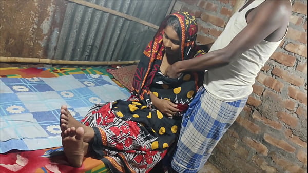 Mami Ki Gaand Me Bhanje Ne Apna Motaa Lund Ghusa Kar Chodai Ki Aag Laga Di!