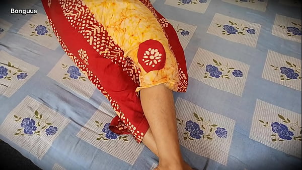 Desi Stepmom Giving Foot job then Fucking her Hairy Pussy