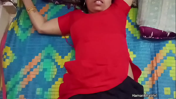 Desi girl ki laal kurti me chudai.