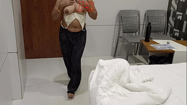 Indian desi bhabhi vibrator with hot shot video