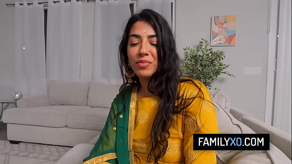 Indian stepdaughter fucks with her new stepdad – Jasmine Sherni