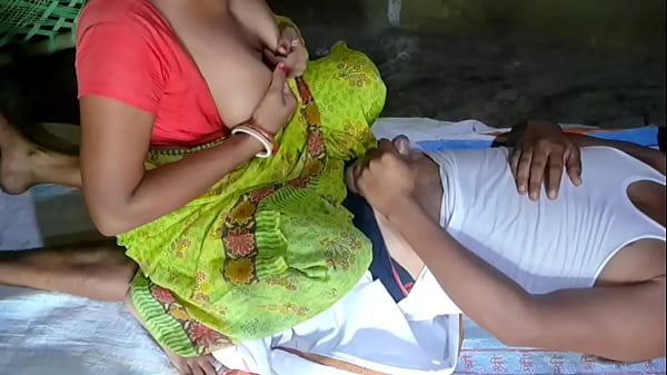 bhabhi was full romance with devar and fucking