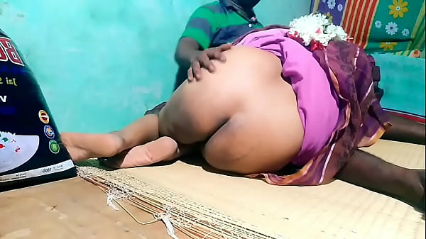 desi aunty pussy eating with boy
