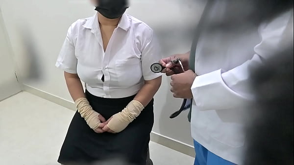 doctor using patient