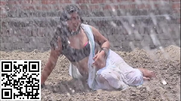 Wetlook saree shower