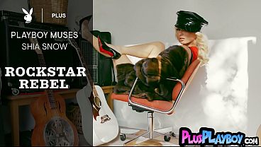 Stunning big tits babe passion posing session and hot striptease action