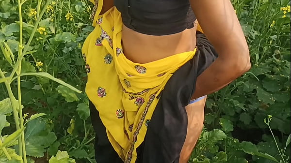 सरसों के खेत में गई ममत को  husband र ने मौका पाकर जबरदस्त चूदाई की साफ हिंदी आवाज outdoor