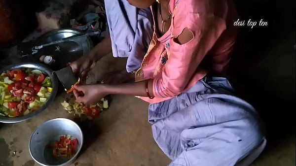 Kitchen me khana bana Rahi best wife sex kitchen sex