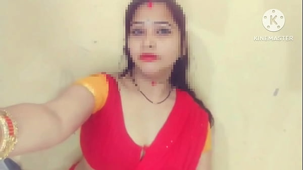 Desi Bhabhi ne chut me Dildo daal krke Pani nikala.