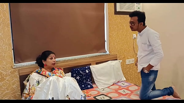 Indian Hot Bhabhi In Couple Sex Filmed In Hotel With Dirty Hindi Bengali Audio