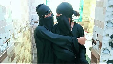 Desi lesbian girls brinjal fuck  begun chudachudi xxx