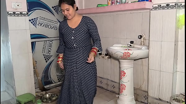 Desi girl Puja bhabhi riding on cock