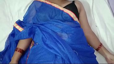 पडोसी की बीबी हॉट थी पति बहार जाता था उसके मजे हमने लिये
